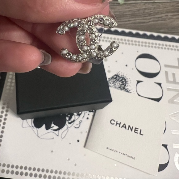 CHANEL Silver Faux Pearl & Crystal CC Stud Earrings - Picture 6 of 9